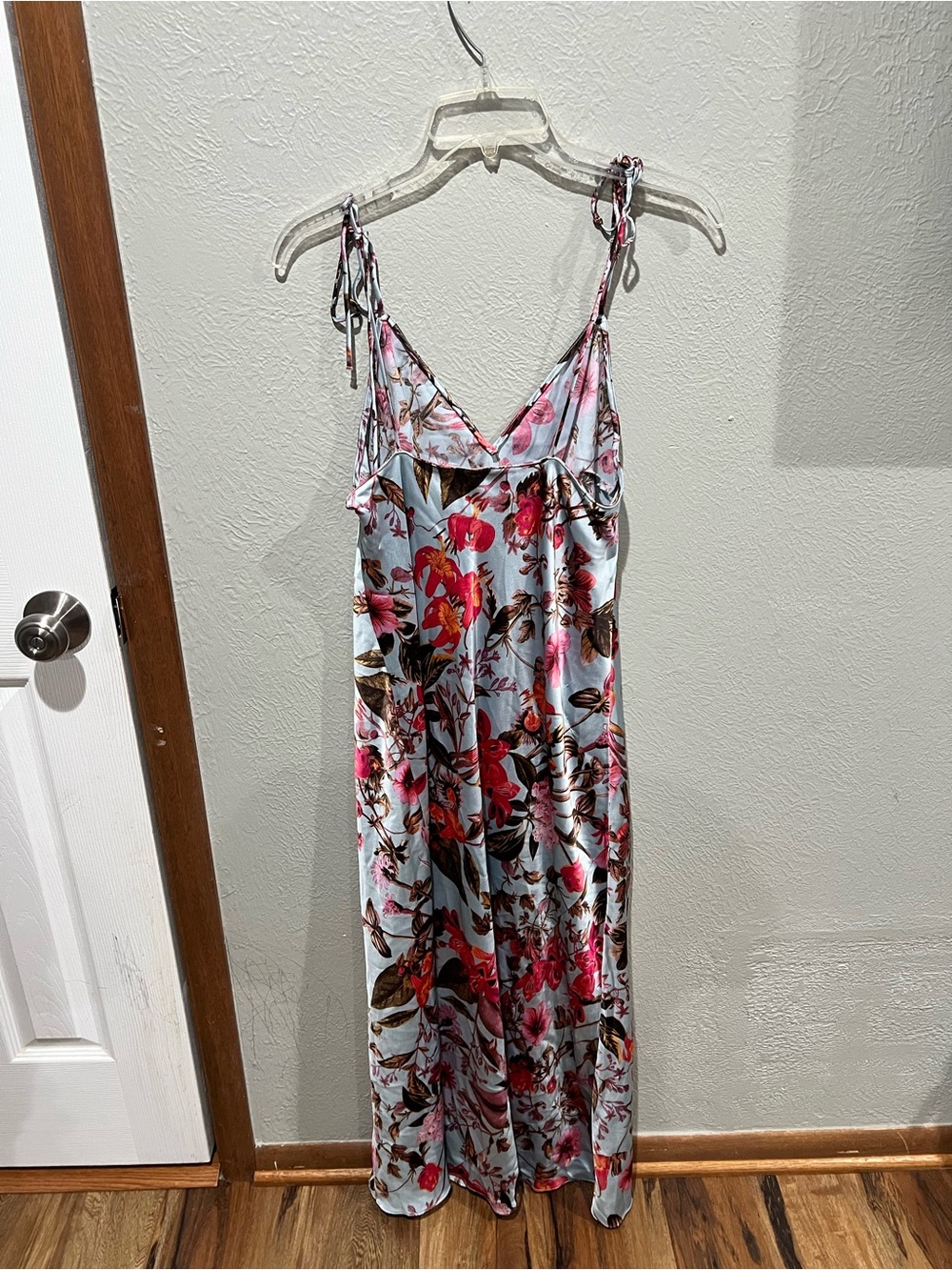 Victoria's Secret Satin Floral Slip in Light Blue and Pink Dream Angels Size L - Picture 3 of 3